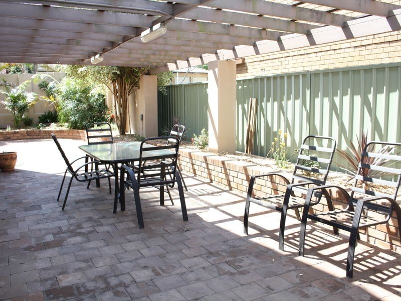 6 Harden Crescent, Georges Hall NSW 2198