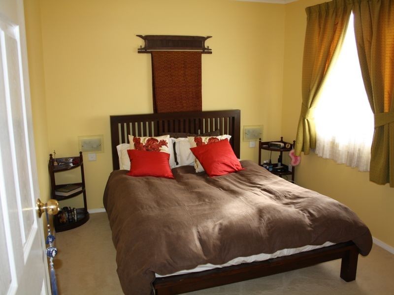 16 Denman Rd, Georges Hall NSW 2198