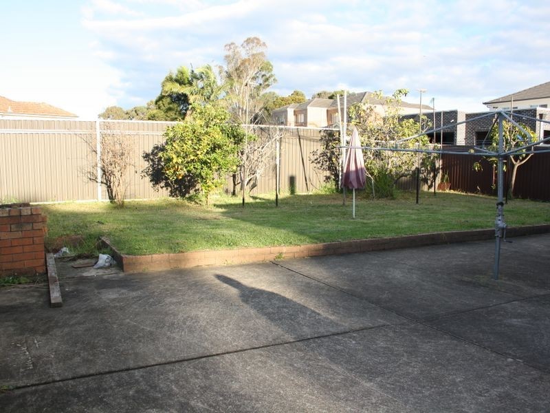 3 Rex Road, Georges Hall NSW 2198