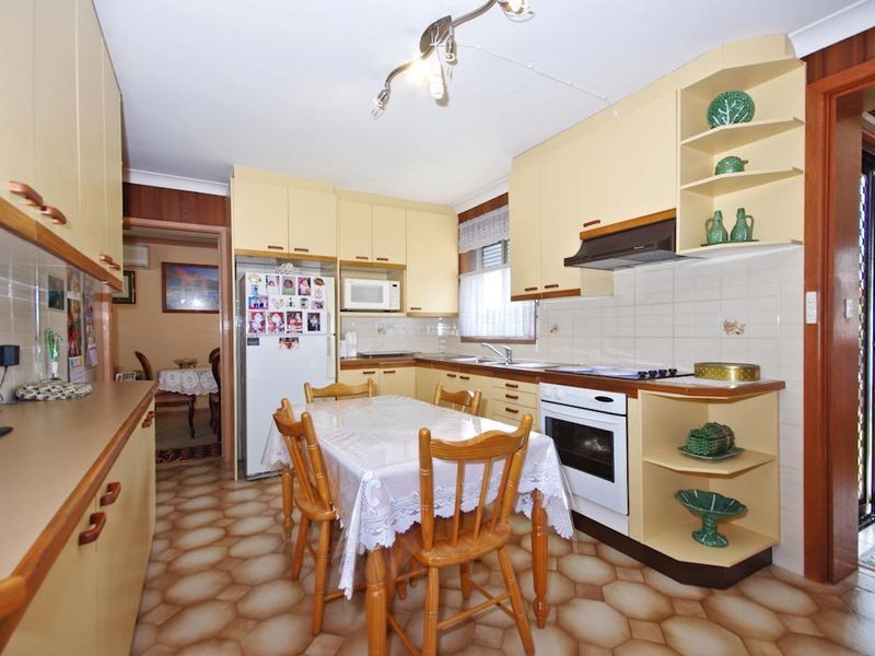 59 Jacaranda Drive, Georges Hall NSW 2198