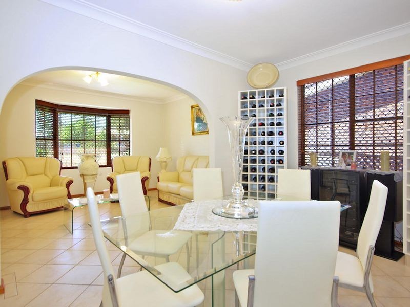 77 Flinders Road, Georges Hall NSW 2198