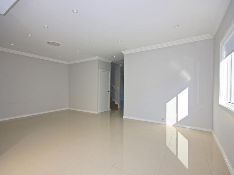 53 Amaroo Avenue, Georges Hall NSW 2198