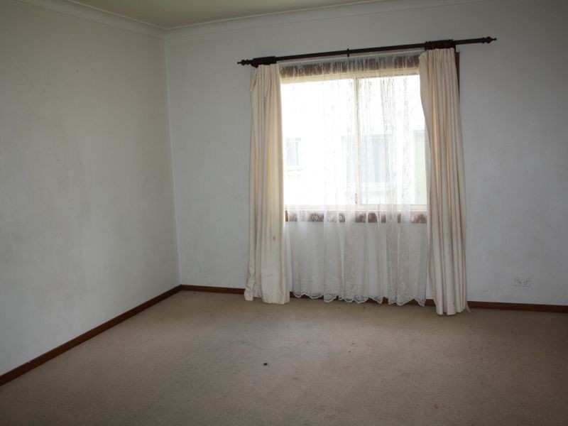 74 Rex Road, Georges Hall NSW 2198