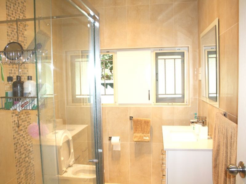 32 Noble Ave, Greenacre NSW 2190