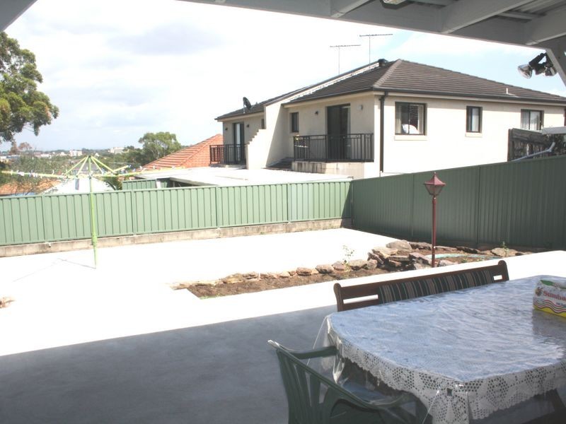 32 Noble Ave, Greenacre NSW 2190