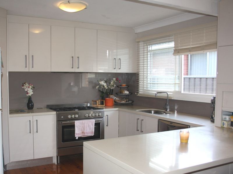 18 Amaroo Avenue, Georges Hall NSW 2198