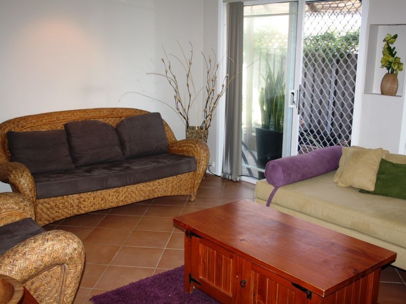 18 Amaroo Avenue, Georges Hall NSW 2198