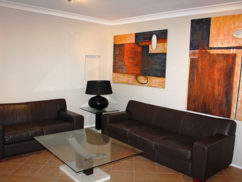 18 Amaroo Avenue, Georges Hall NSW 2198