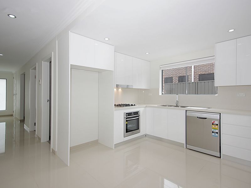 4/119 Simmat Ave, Condell Park NSW 2200