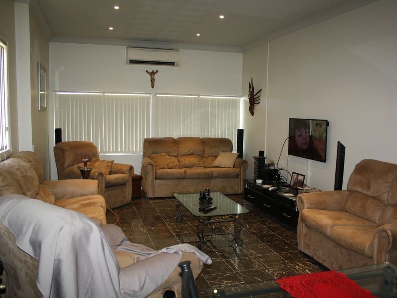 16 Abel Street, Greenacre NSW 2190