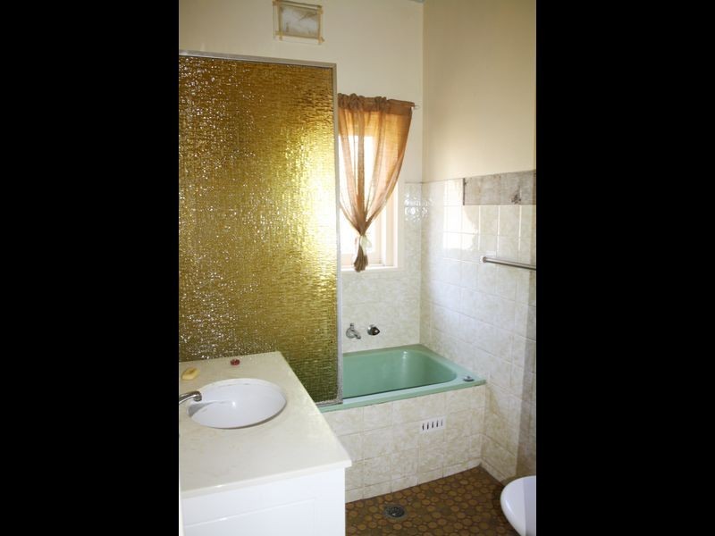 72 South Terrace, Bankstown NSW 2200