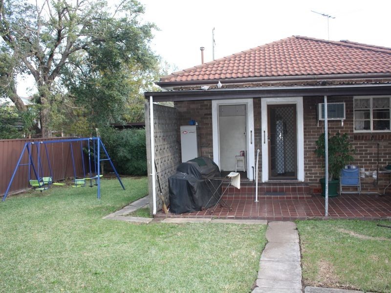 39 Chertsey Ave, Bankstown NSW 2200