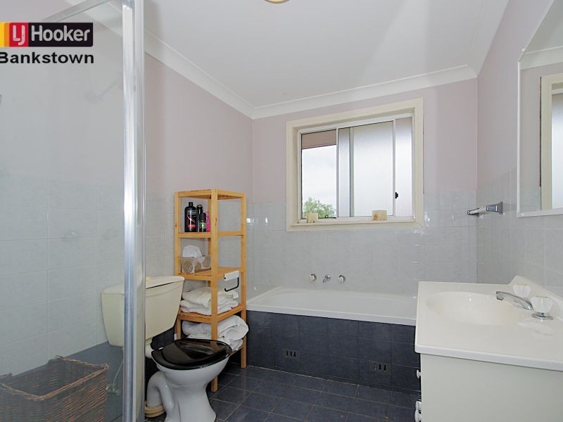 1/5 Suncroft Avenue, Yagoona NSW 2199