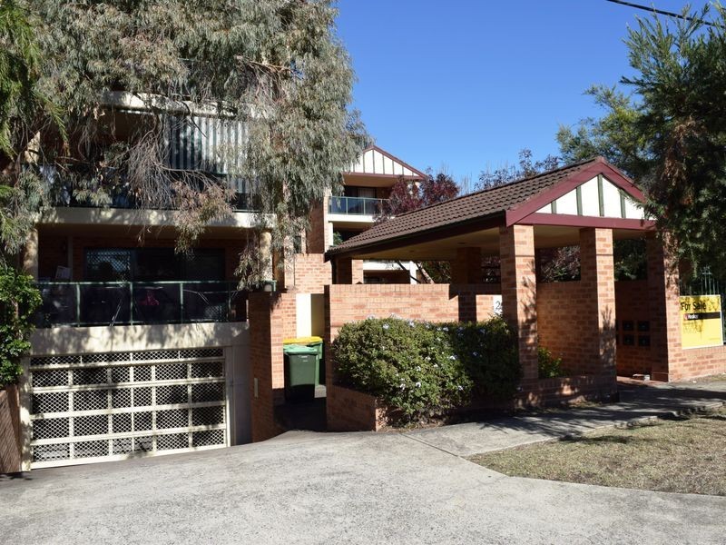 8/29 De Witt Street, Bankstown NSW 2200