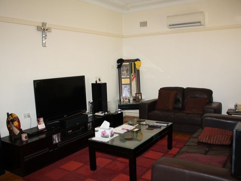 122 Maiden Street, Greenacre NSW 2190