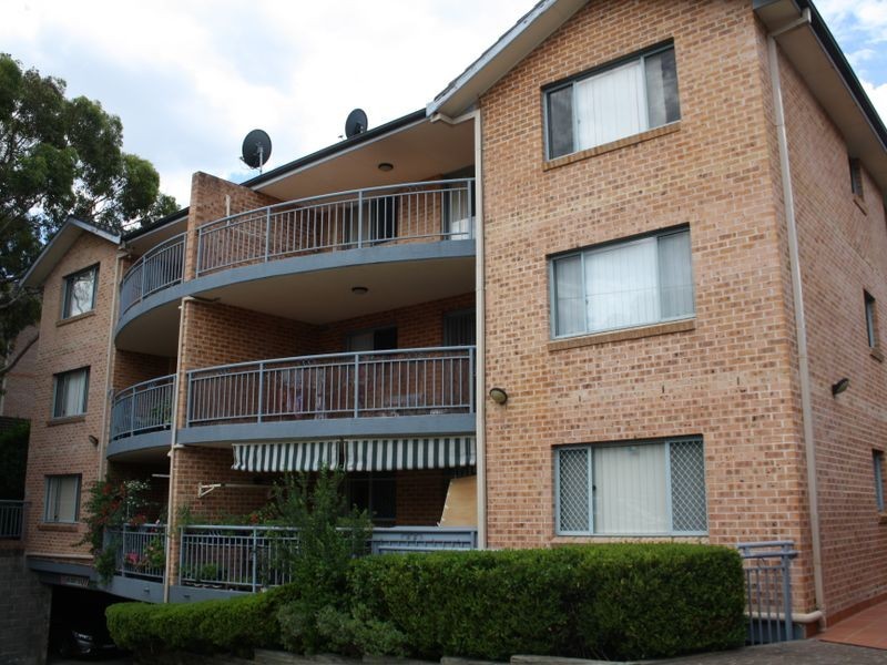 9/105 Meredith Street, Bankstown NSW 2200