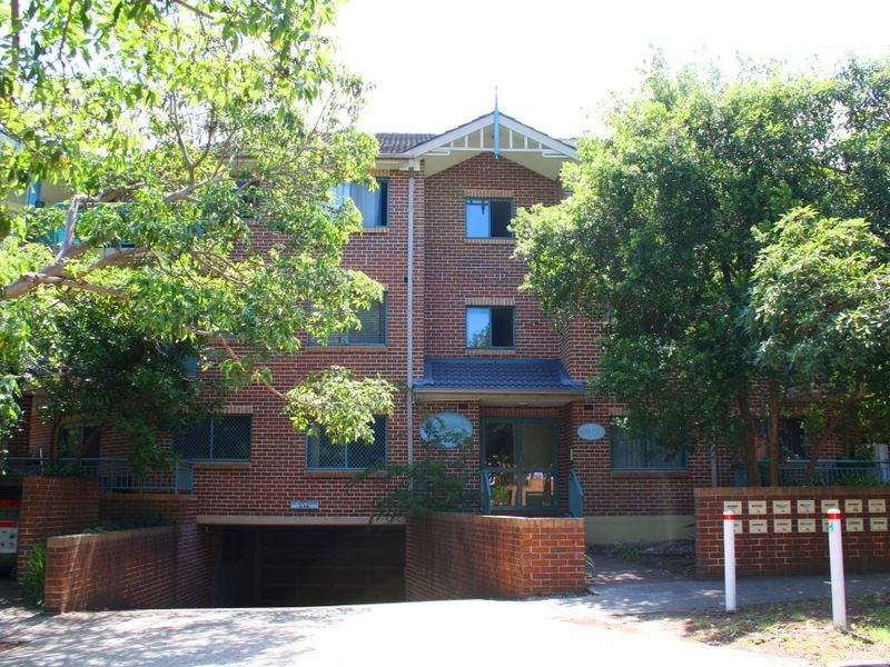 2/48 CAIRDS AVENUE, Bankstown NSW 2200
