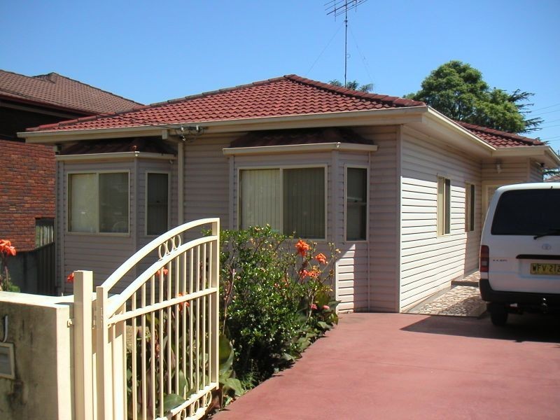 131 GRIFFITH AVE, Bankstown NSW 2200