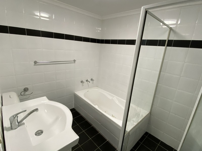 Unit 11/13-15 GORDON STREET, Bankstown NSW 2200