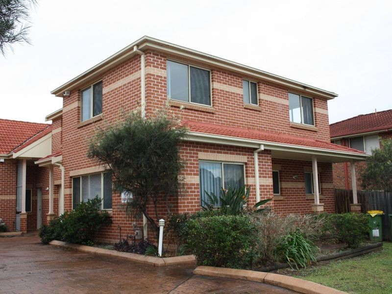1/14 Hishion Place, Georges Hall NSW 2198
