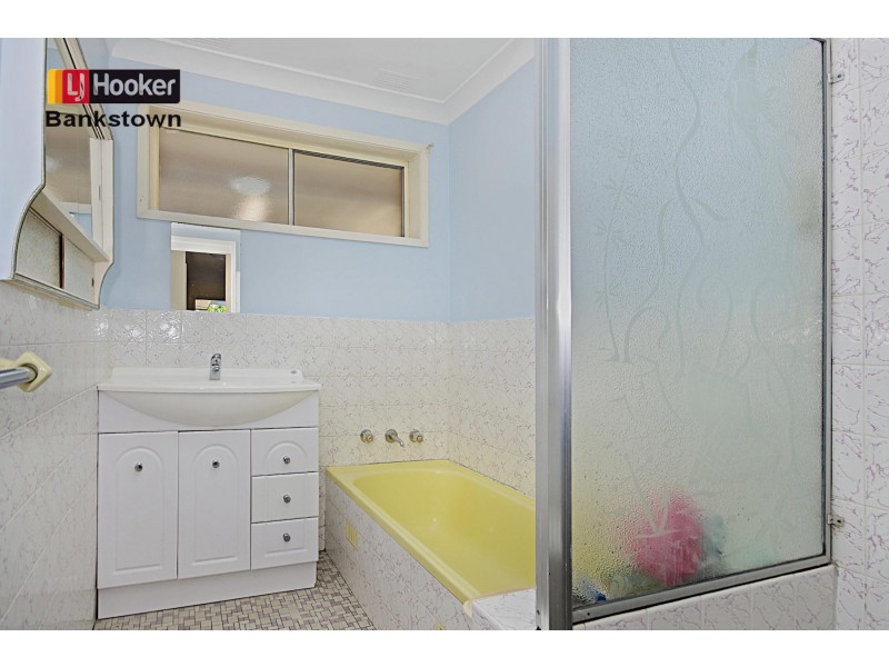 435 Marion St, Georges Hall NSW 2198