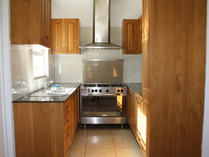 6 Sealy Street, Greenacre NSW 2190