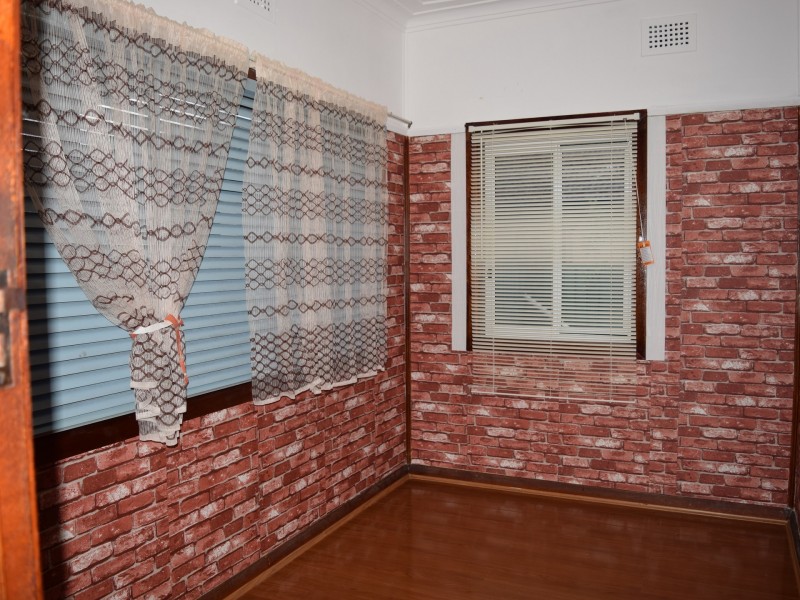 40 KOALA ROAD, Greenacre NSW 2190