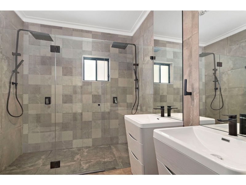 6 Nobbs Rd, Yagoona NSW 2199