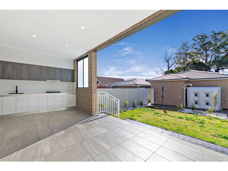 6 Nobbs Rd, Yagoona NSW 2199