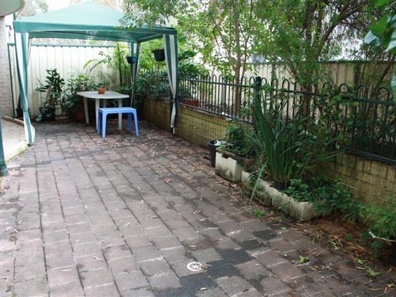 17/19-25 Sir Joseph Banks Street, Bankstown NSW 2200