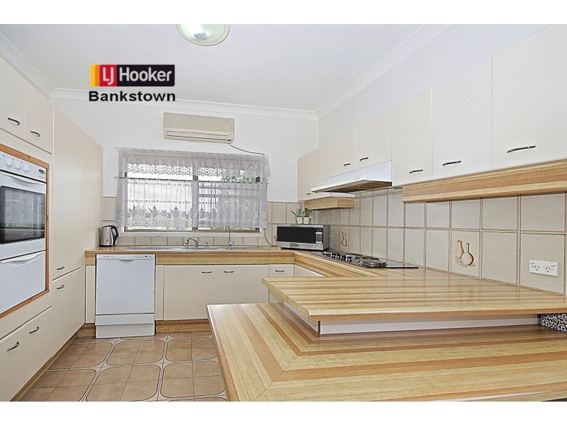 18A Cumberland Avenue, Georges Hall NSW 2198