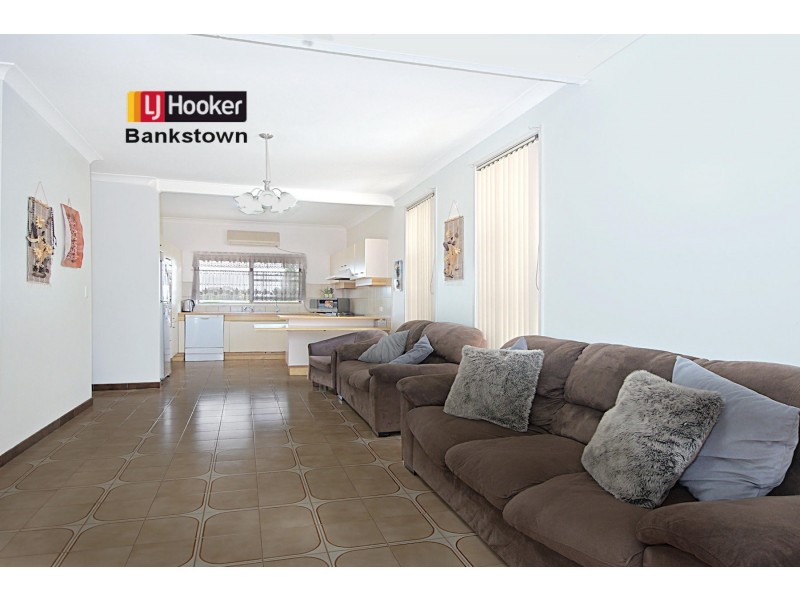 18A Cumberland Avenue, Georges Hall NSW 2198