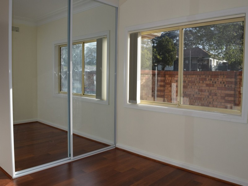 1/33 SIMMAT AVENUE, Condell Park NSW 2200