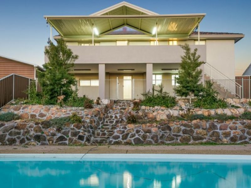 2B Birdwood Rd, Georges Hall NSW 2198