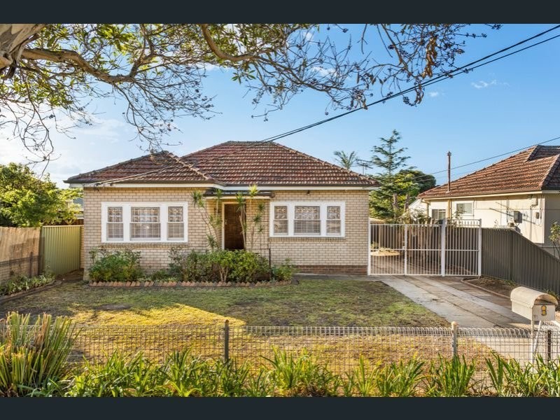 8 Birdsall Ave, Condell Park NSW 2200