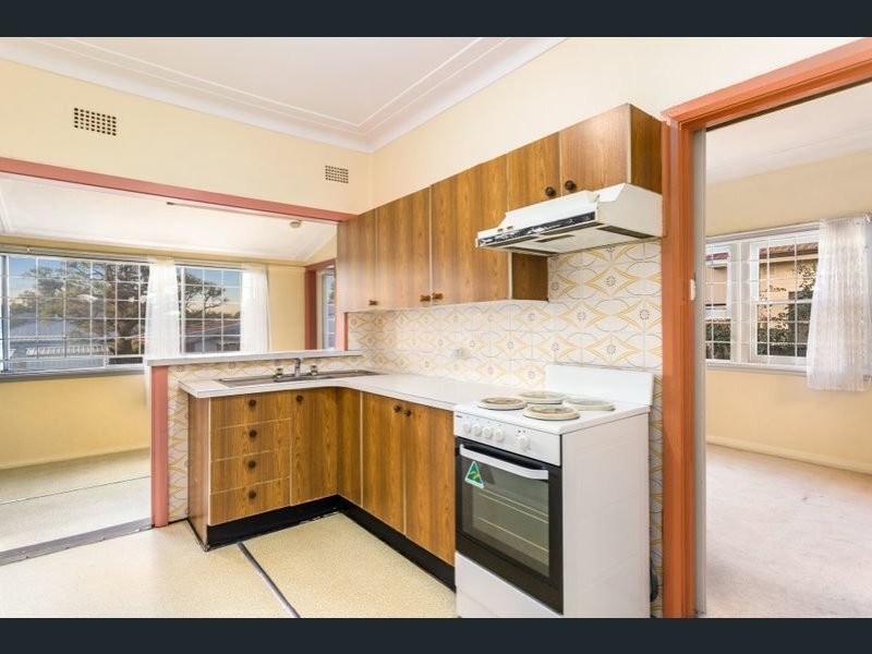 8 Birdsall Ave, Condell Park NSW 2200