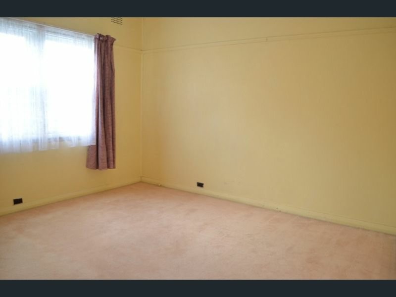 8 Birdsall Ave, Condell Park NSW 2200