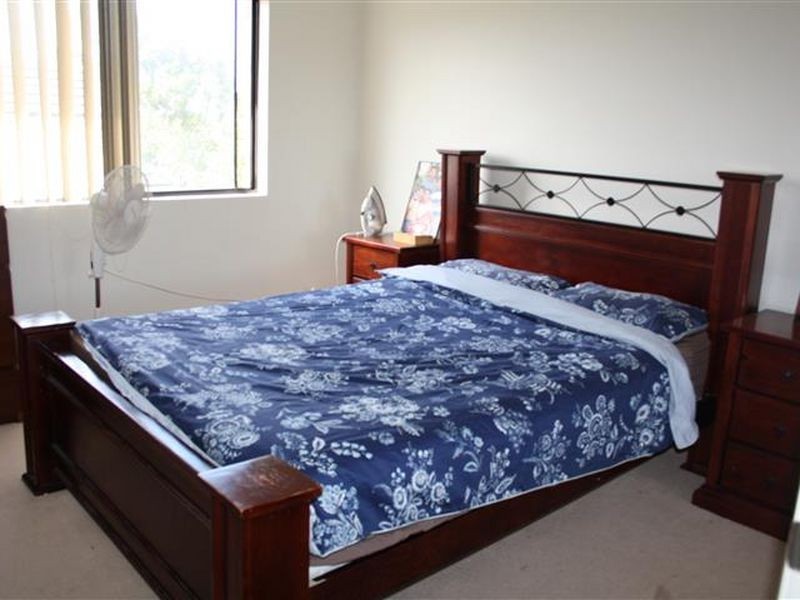 1/179 Mimosa Rd, Greenacre NSW 2190