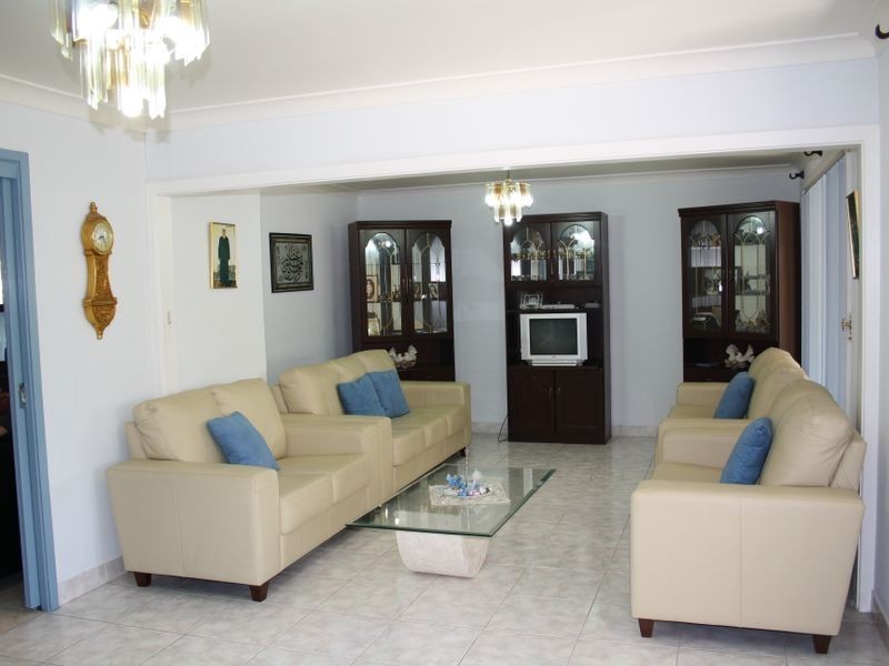 53 AMAROO AVE, Georges Hall NSW 2198