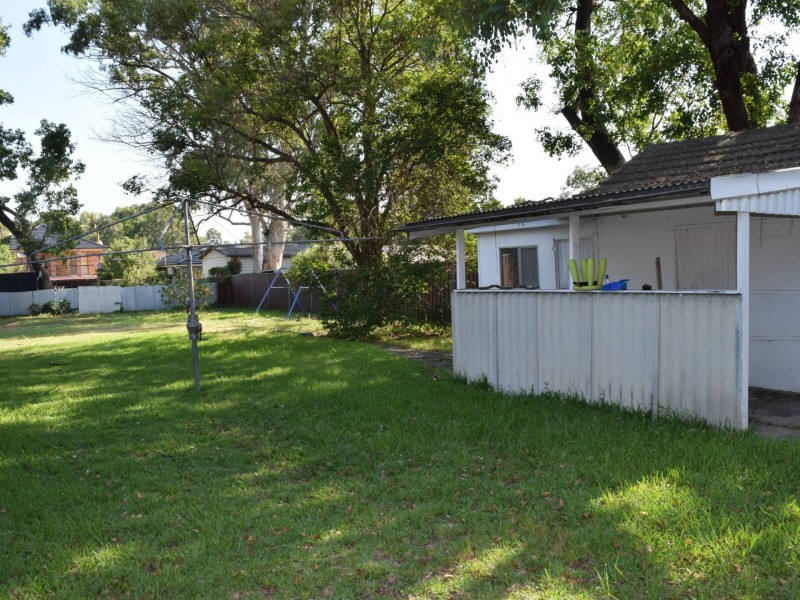 37 Endeavour Road, Georges Hall NSW 2198