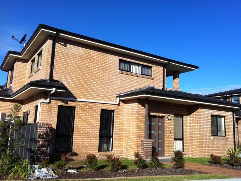 1/1 Ikara Crescent, Moorebank NSW 2170