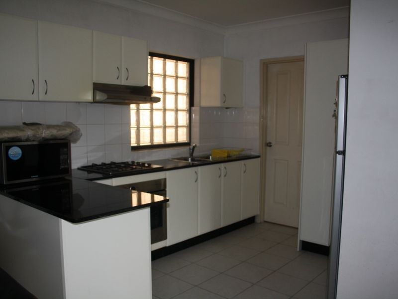 11/13-15 GORDON STREET, Bankstown NSW 2200