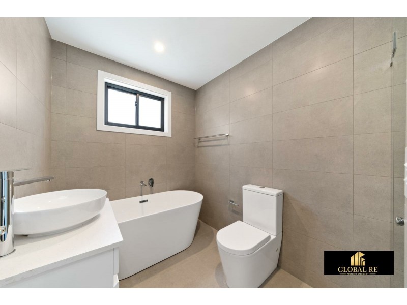 2B Stretham Avenue, Picnic Point NSW 2213