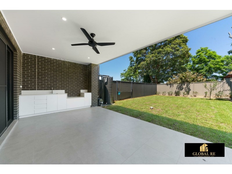 2B Stretham Avenue, Picnic Point NSW 2213