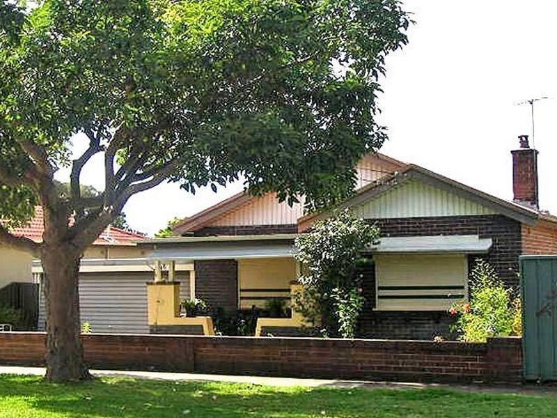 48 HEBE STREET, Greenacre NSW 2190