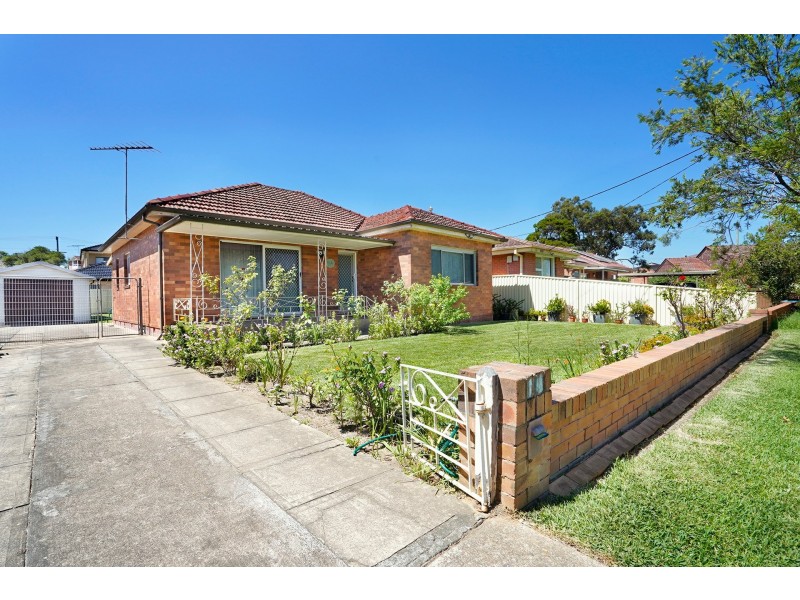 11 Ogmore Court, Bankstown NSW 2200