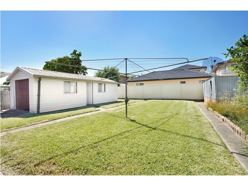 11 Ogmore Court, Bankstown NSW 2200