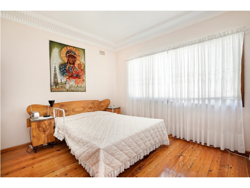 11 Ogmore Court, Bankstown NSW 2200
