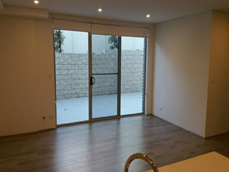 2/50-52 Lawrence Avenue, Peakhurst NSW 2210