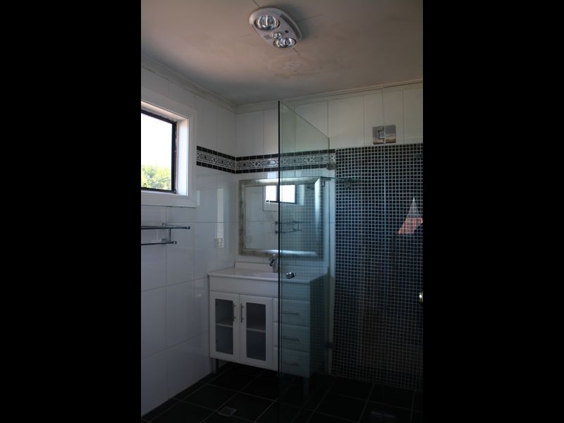 16 DENMAN RD, Georges Hall NSW 2198